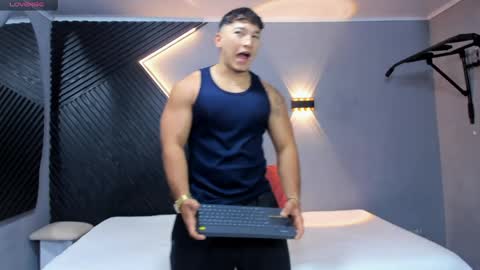 horny_nick18 online show from 13, 5, 2026