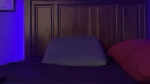 Horny Bear Daddy online show from 4, 3, 2026