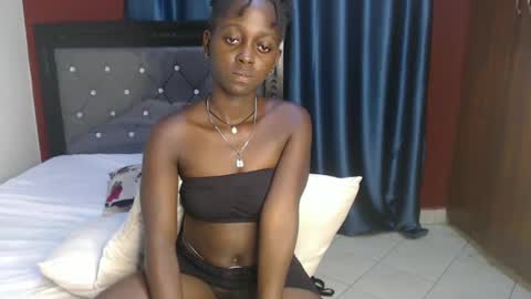 Snapshot of hornybella4 chatting on 13, 12, 2024 Bella online show from 13, 12, 2024