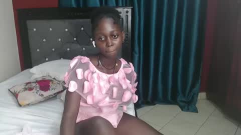 Snapshot of hornybella4 chatting on 17, 12, 2024 Bella online show from 17, 12, 2024