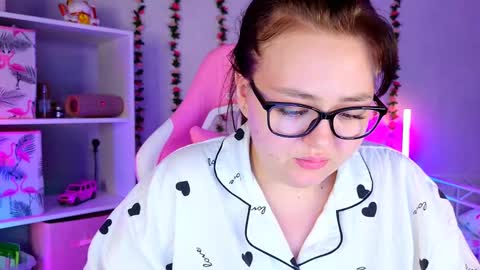 Snapshot of hornycakee chatting on 4, 3, 2025 HornyCakee online show from 4, 3, 2025