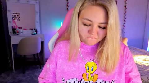 Snapshot of hornycakee chatting on 12, 10, 2025 HornyCakee online show from 12, 10, 2025