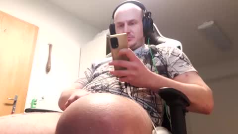 hornycock_1993 online show from 13, 12, 2024