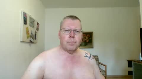 Snapshot of hornydick874303 chatting on 12, 10, 2025 Meikelmeier online show from 12, 10, 2025