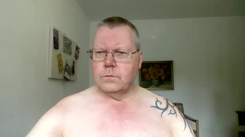 Snapshot of hornydick874303 chatting on 18, 10, 2025 Meikelmeier online show from 18, 10, 2025
