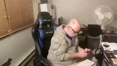 Snapshot of hornyeveryday24hours chatting on 5, 1, 2025 Brett online show from 5, 1, 2025
