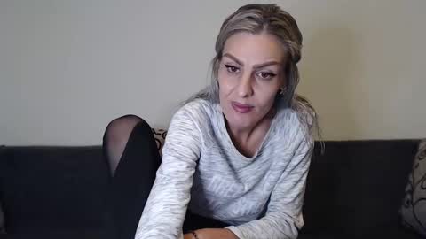 Snapshot of hornygirllx chatting on 16, 10, 2025 AshlineKatte online show from 16, 10, 2025