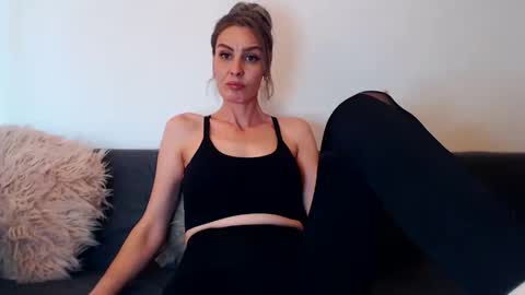 Snapshot of hornygirllx chatting on 23, 4, 2026 AshlineKatte online show from 23, 4, 2026