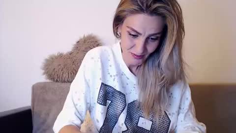 Snapshot of hornygirllx chatting on 11, 5, 2026 AshlineKatte online show from 11, 5, 2026