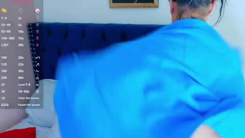 Snapshot of hornylatimommy chatting on 26, 9, 2025 Natasha  online show from 26, 9, 2025