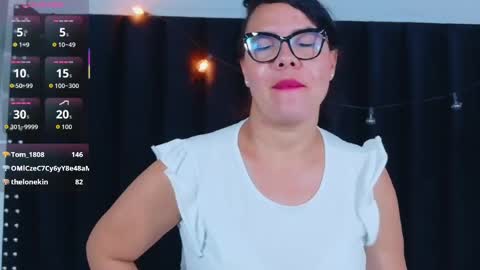 Snapshot of hornylatimommy chatting on 18, 11, 2025 Natasha online show from 18, 11, 2025