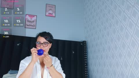 Snapshot of hornylatimommy chatting on 12, 1, 2026 Natasha online show from 12, 1, 2026