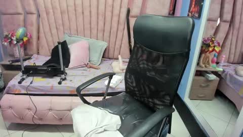 hornyskinny26 online show from 24, 3, 2026