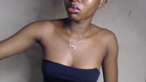 Snapshot of hornyslut_xx chatting on 11, 6, 2026 Bella online show from 11, 6, 2026