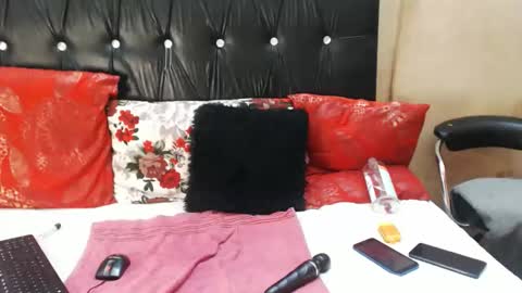 Snapshot of hornysnowie23x chatting on 4, 10, 2025 hornysnowie23x online show from 4, 10, 2025