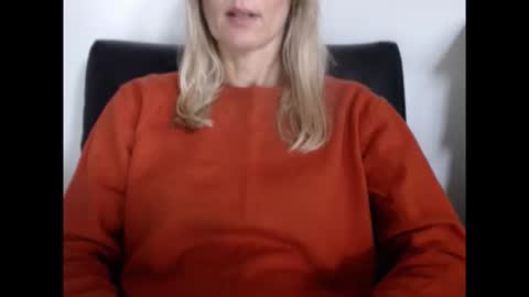 Snapshot of hornyssima chatting on 23, 10, 2025 Hornyssima online show from 23, 10, 2025