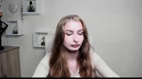 Snapshot of hot_1nina chatting on 16, 10, 2025 NINA online show from 16, 10, 2025