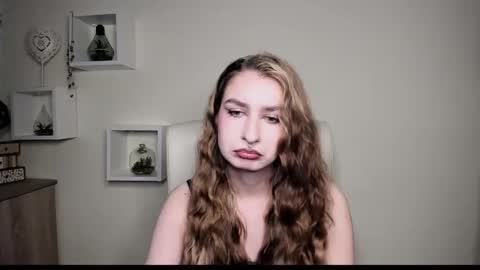 Snapshot of hot_1nina chatting on 29, 10, 2025 NINA online show from 29, 10, 2025