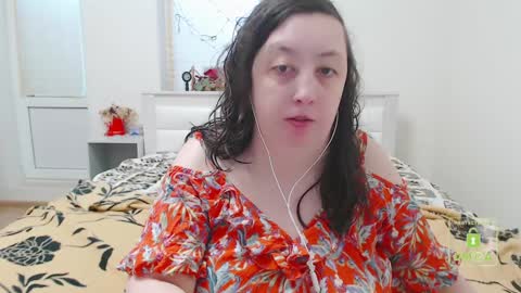 Snapshot of hot_and_pretty chatting on 7, 1, 2025 Lila online show from 7, 1, 2025