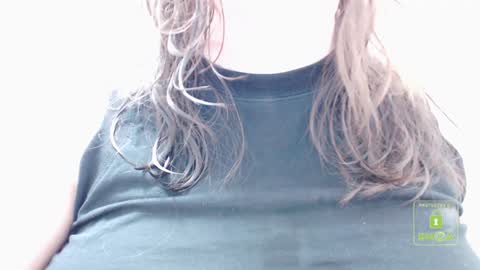 Snapshot of hot_and_pretty chatting on 19, 1, 2025 Lila online show from 19, 1, 2025