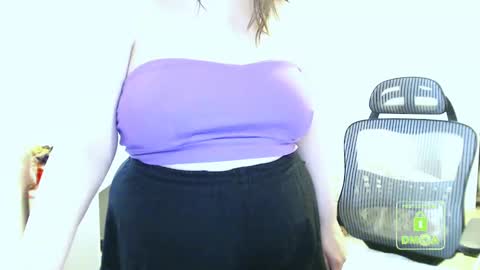 Snapshot of hot_and_pretty chatting on 1, 3, 2025 Lila online show from 1, 3, 2025