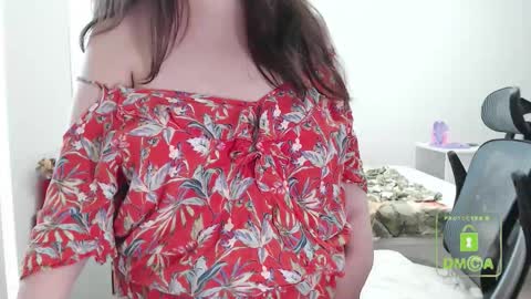 Snapshot of hot_and_pretty chatting on 1, 10, 2025 Lila online show from 1, 10, 2025