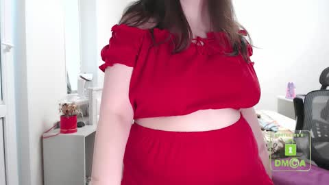 Snapshot of hot_and_pretty chatting on 10, 10, 2025 Lila online show from 10, 10, 2025