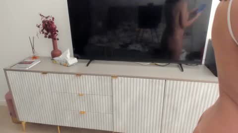 Snapshot of hot_babes_live chatting on 5, 3, 2025 AnaVicky online show from 5, 3, 2025