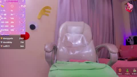 Snapshot of hot_beauty__ chatting on 28, 12, 2024 VALENTINA online show from 28, 12, 2024