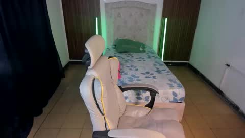 hot bunny online show from 14, 11, 2025