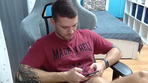 hot_cap_77 online show from 27, 11, 2025