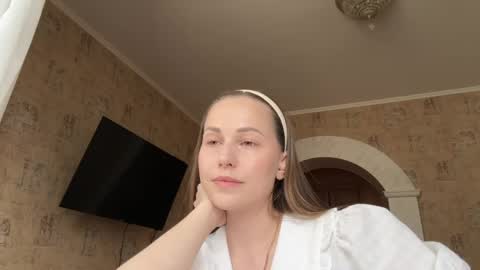 hot_chance_ online show from 9, 5, 2026