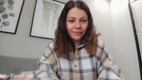 Snapshot of hot_chill__ chatting on 12, 3, 2025 LiluCaroline online show from 12, 3, 2025
