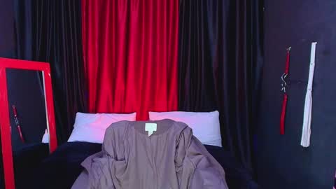 hot chocolate 4u online show from 30, 1, 2025