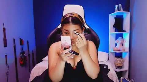 hot chocolate 4u online show from 21, 11, 2025