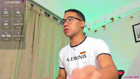 Snapshot of hot_dreams_x chatting on 11, 1, 2025 hot_dreams_x online show from 11, 1, 2025