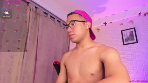 Snapshot of hot_dreams_x chatting on 1, 2, 2025 hot_dreams_x online show from 1, 2, 2025