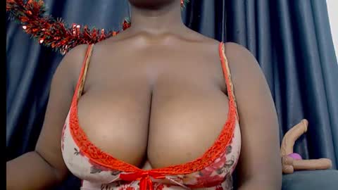 Snapshot of hot_ebonyxxx chatting on 15, 10, 2025 Vivian online show from 15, 10, 2025