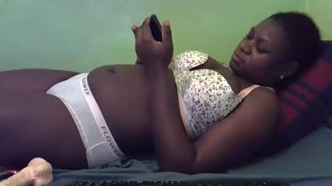 Snapshot of hot_girlly chatting on 12, 11, 2025 hot_girlly online show from 12, 11, 2025