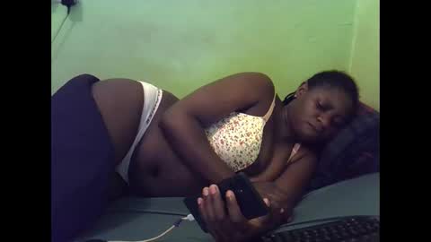 Snapshot of hot_girlly chatting on 13, 11, 2025 hot_girlly online show from 13, 11, 2025
