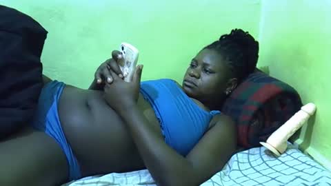 Snapshot of hot_girlly chatting on 17, 12, 2025 hot_girlly online show from 17, 12, 2025