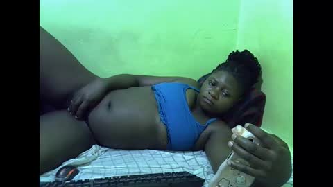 Snapshot of hot_girlly chatting on 18, 12, 2025 hot_girlly online show from 18, 12, 2025