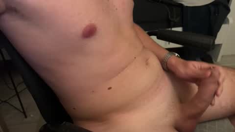 Snapshot of hot_guy2001 chatting on 9, 9, 2025 hot_guy2001 online show from 9, 9, 2025