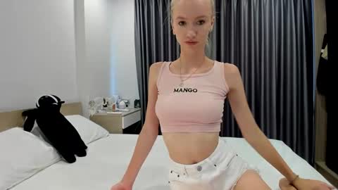 Snapshot of hot_ho chatting on 8, 2, 2025 Angel and Max FANSLY - hot ho online show from 8, 2, 2025