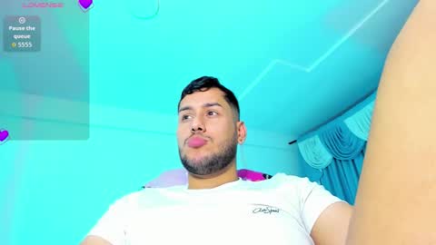 Snapshot of hot_latino_boy_ chatting on 29, 10, 2025 Alejandro online show from 29, 10, 2025