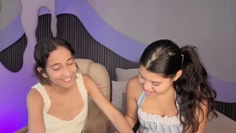 Snapshot of hot_little_bunny chatting on 22, 4, 2026 Alana online show from 22, 4, 2026