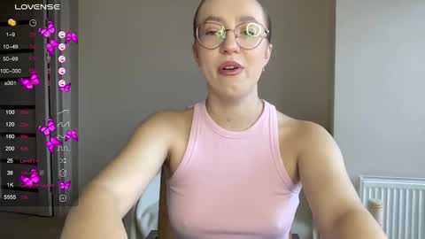Snapshot of hot_lliinns chatting on 5, 12, 2024 Lina online show from 5, 12, 2024