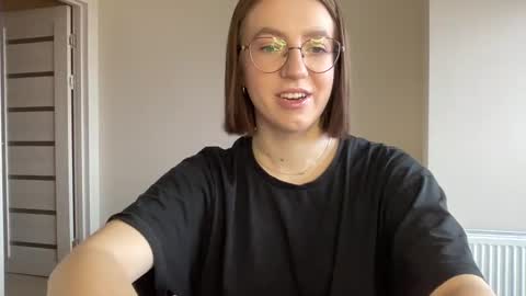 Snapshot of hot_lliinns chatting on 17, 12, 2024 Lina online show from 17, 12, 2024