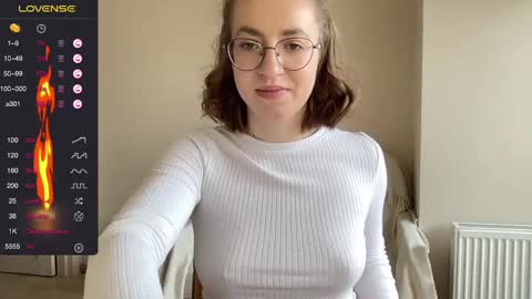 Snapshot of hot_lliinns chatting on 11, 3, 2025 Lina online show from 11, 3, 2025