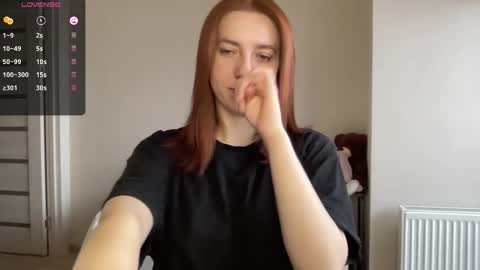 Snapshot of hot_lliinns chatting on 17, 12, 2025 Lina online show from 17, 12, 2025